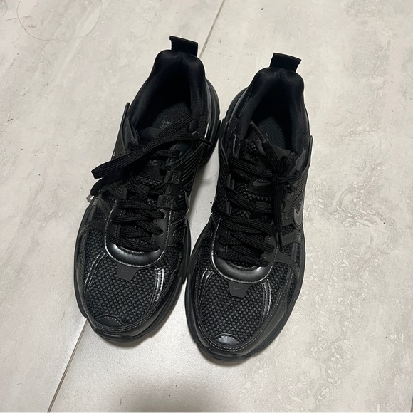 [Nike] *V2K* run sneakers black - Picture 3 of 4
